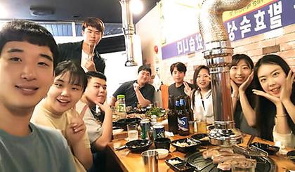 2017년 9월 12일. 새 학기 첫 회식. 다들 연구실 꾸미느라 고생했어요!!